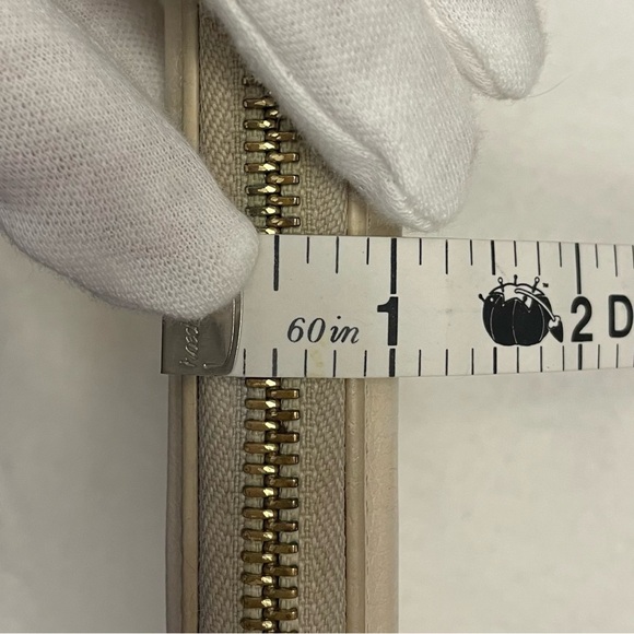 Chloe Authentic Vintage Beige Leather Long Wallet - Picture 13 of 13